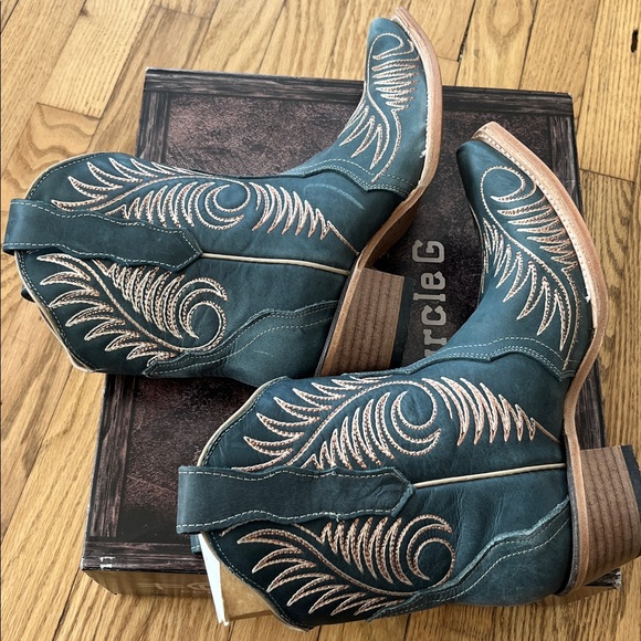 Circle G Blue Ankle Boots with Tan Stitching - Picture 6 of 7